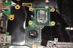 Cleaning the old thermal paste