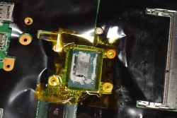 Cleaning the old thermal paste - masking the PCB before applying isopropyl alkohol (IPA)